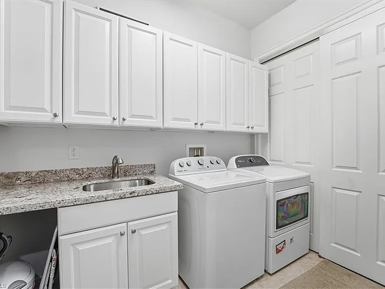 7842 Hawthorne Dr #1703 — Photo 35