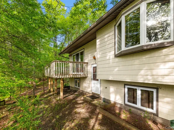 16 Fairway Drive, Highland Lake, NY 12743