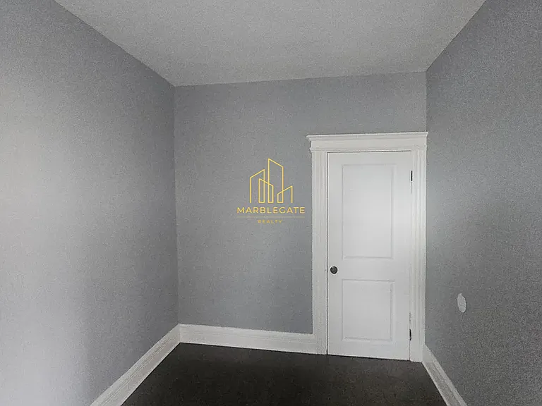 559 Grove St #22A — Photo 8
