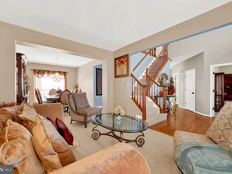 533 Rubens Cir — Photo 19