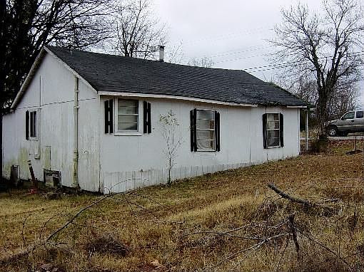 2nd image of 2004 Convent St