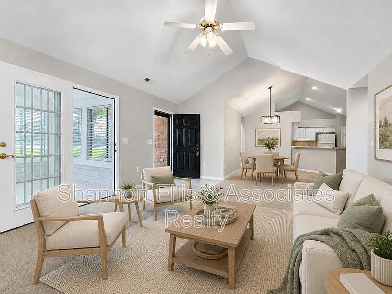 3 bed, 2.0 bath, 1445 sqft, $2,595 — Photo 3