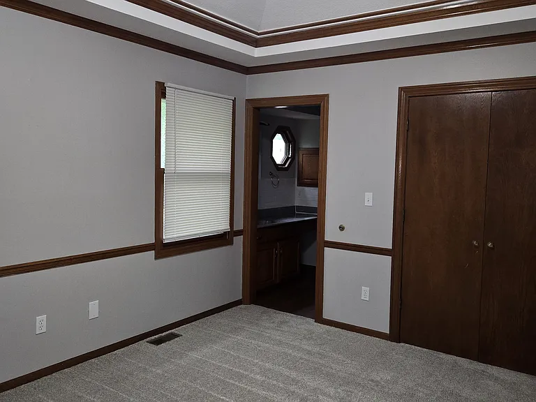 Master Bedroom with 2 Lg closets