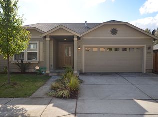 4907 Glacier Dr, Springfield, OR 97478