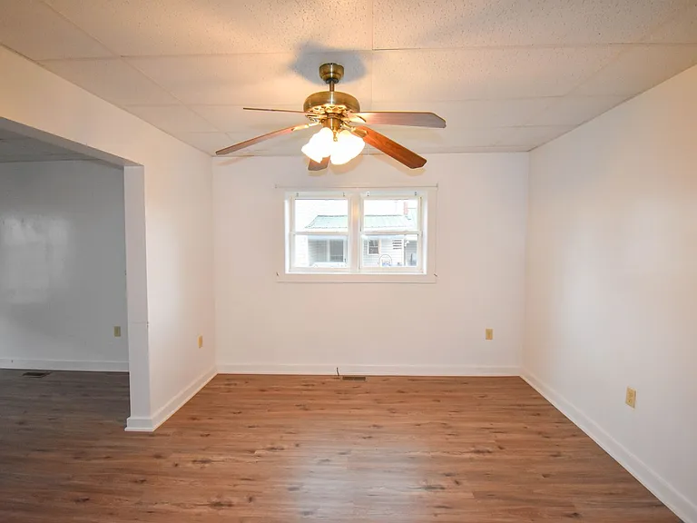 3 Fairview St — Photo 12