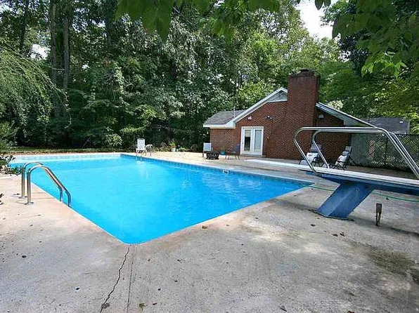 920 Apple Ln, Hillsborough, NC 27278