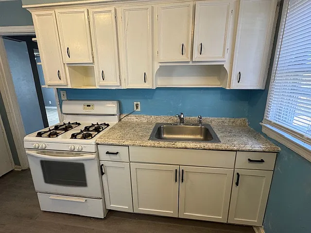 3443 Glendale Ave — Photo 7