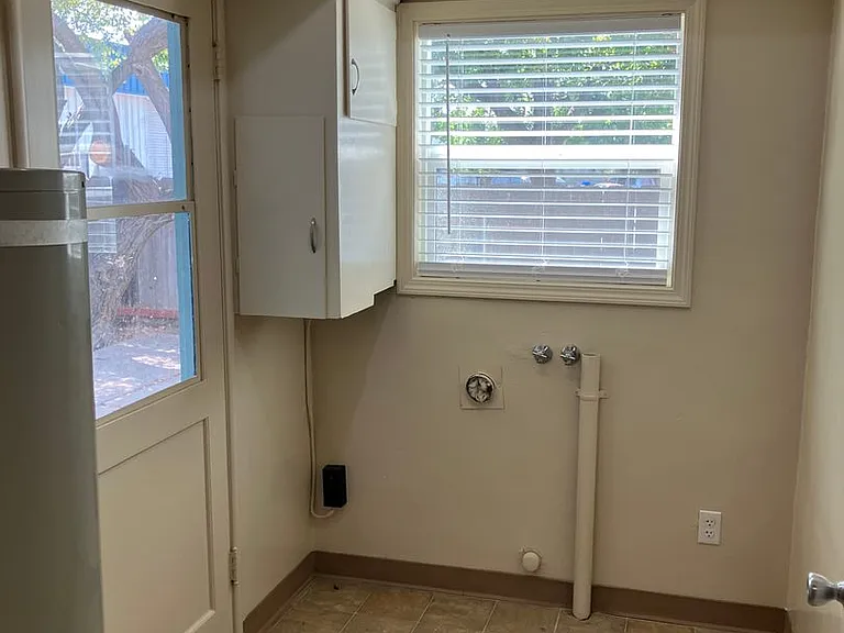 931 Reno Ave #K — Photo 8