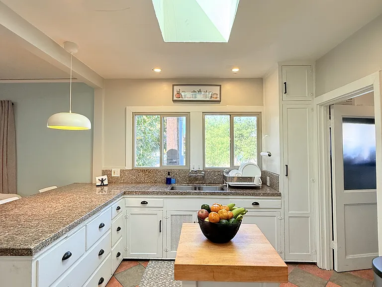 2803 Telegraph Ave — Photo 11