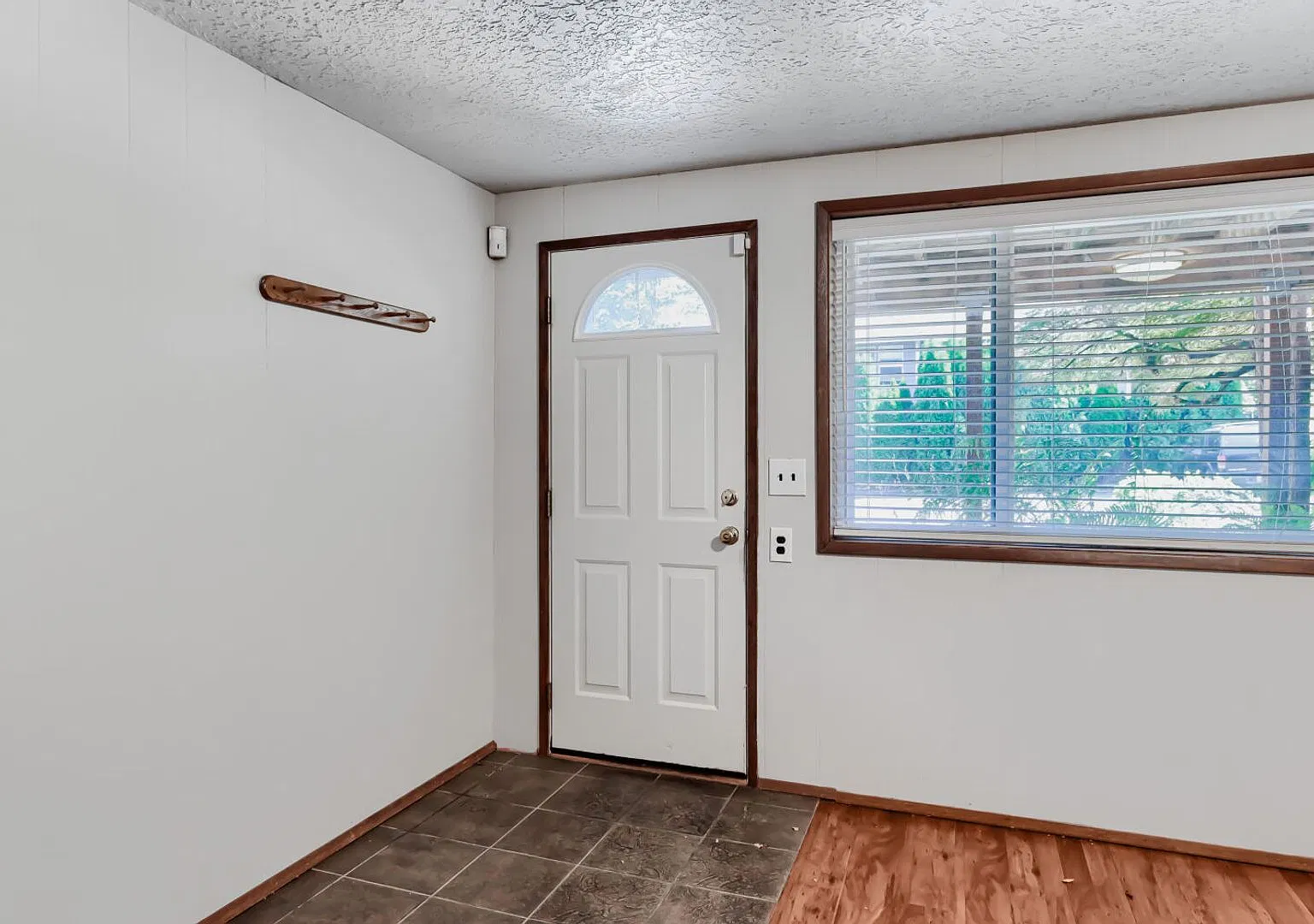 $2,150 - Conveniently located Casa Del Cedro Town Home with 3 bedrooms and 3 bathrooms — Photo 3
