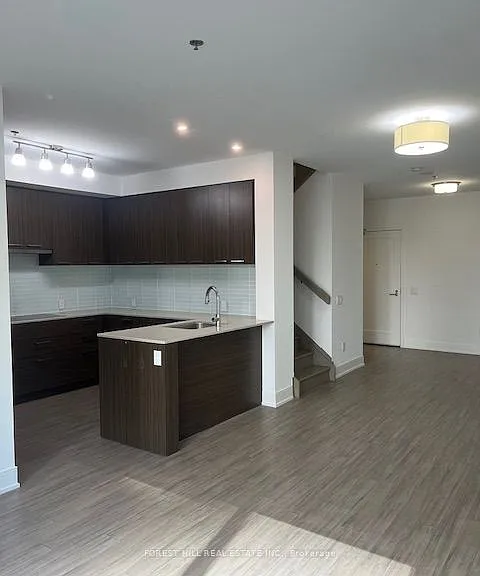 310 Tweedsmuir Ave #Townhouse 4 — Photo 12