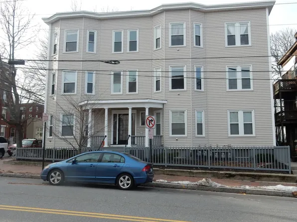90 Mellen St APT 4, Portland, ME 04101