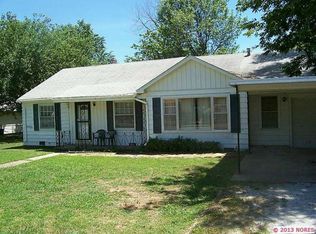 210 W 40th Pl, Sand Springs, OK 74063