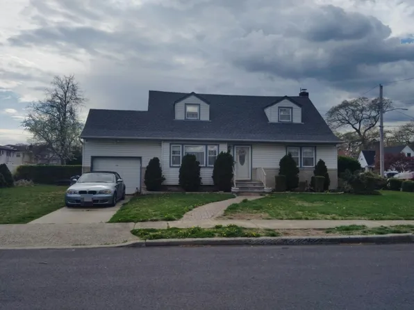 1024 Mahopac Rd, West Hempstead, NY 11552