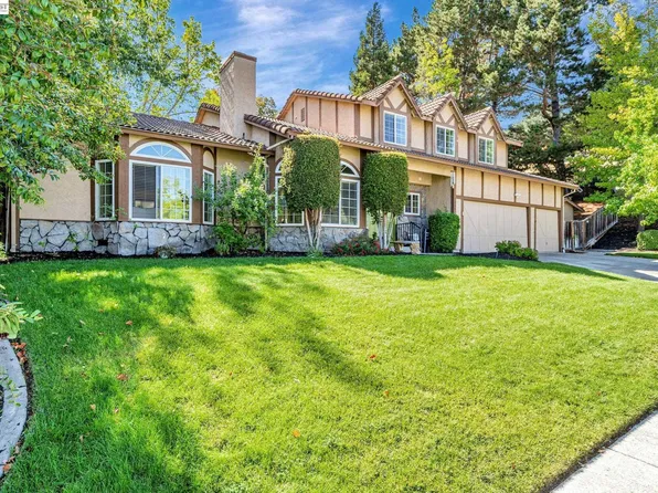 7840 Creekside Dr, Dublin, CA 94568