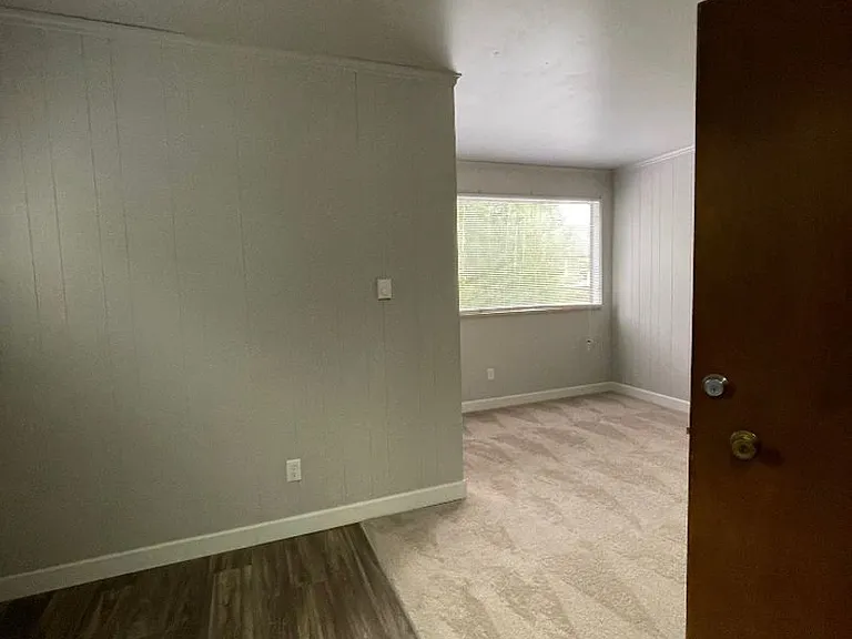 5026 20th Ave NE — Photo 10