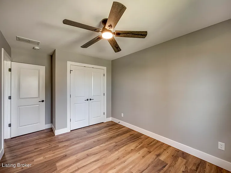 114 N Elm Grove Ave — Photo 34