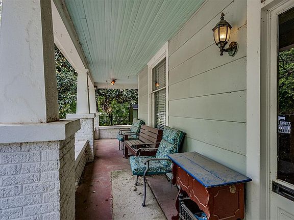 5th image of 618 N Louisa Ave