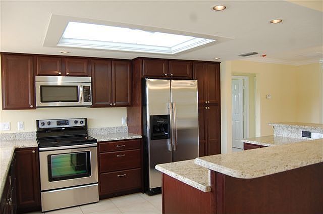 2nd image of 3419 SE 19th Pl