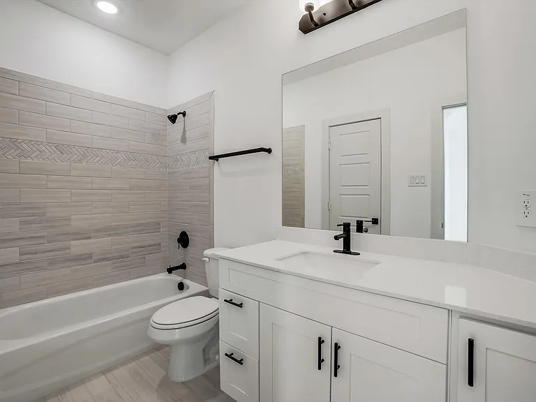 17136 Texas Pistache Dr — Photo 35