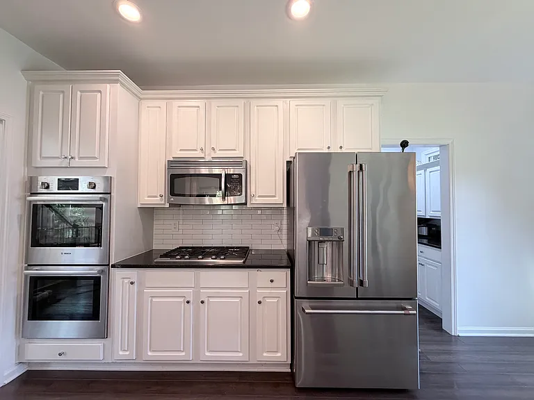 950 Lancaster Walk — Photo 8
