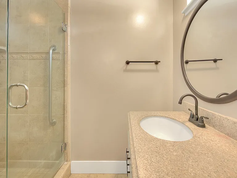 340 W Caroline Ct — Photo 16