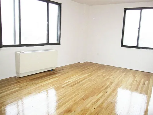 Rented by Mdrn Residential | media 15