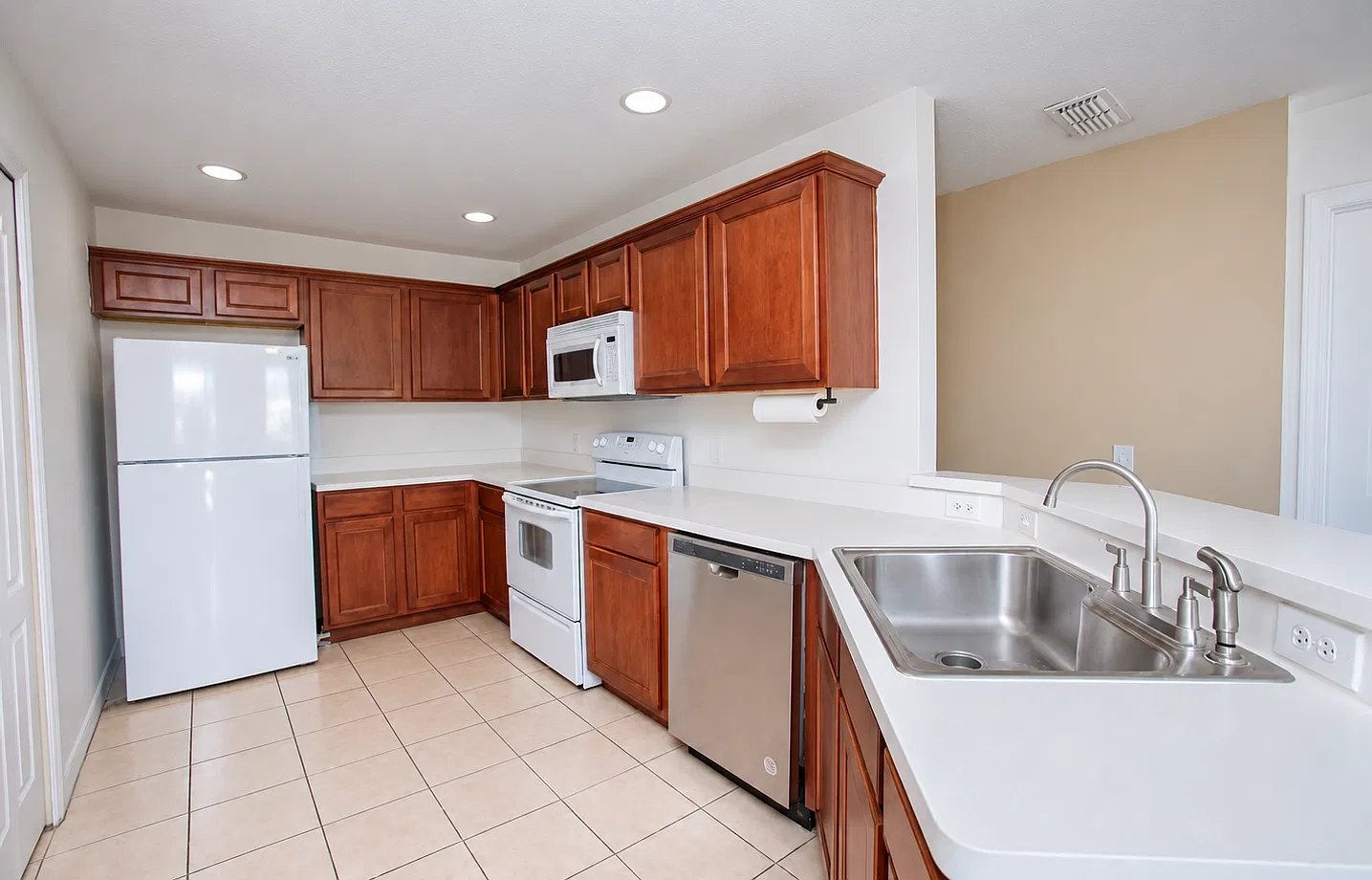2 bed, 1269 sqft, $1,650 — Photo 4