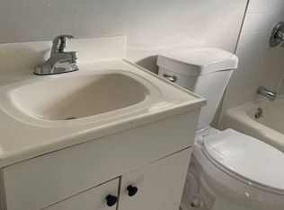 2901 Elisha Ave #E, Zion, IL 60099