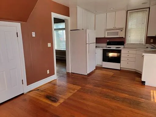 1005 W Augusta Ave — Photo 4