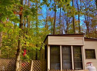 546 Dogwood Ln, Gouldsboro, PA 18424