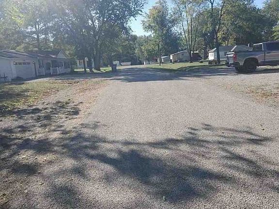 Exterior Neighborhood (street photo)