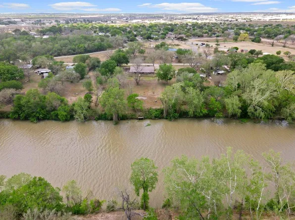 154 Shoreline Dr, Bastrop, TX 78602