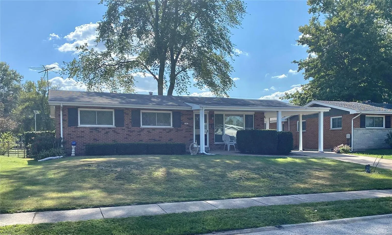 256 Alma Dr photo 1