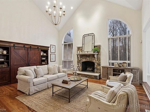 5th image of 39800 Alsace Ct