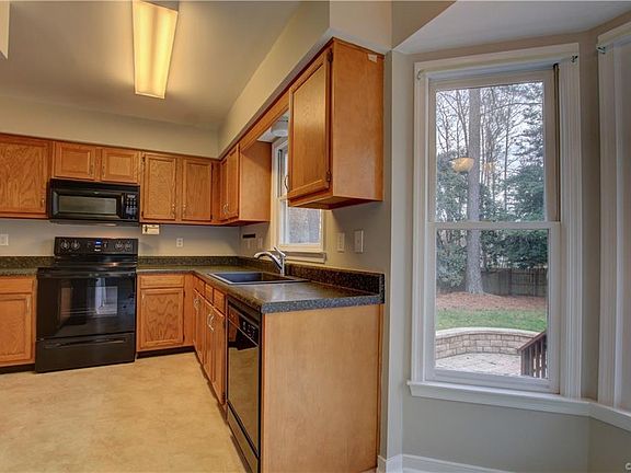 3rd image of 10713 Shadyford Ln