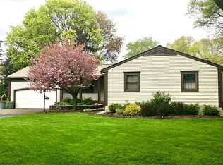 16 Francisco Dr, Pompton Plains, NJ 07444