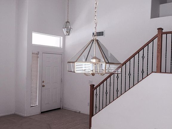 3rd image of 15346 W Laurel Ln