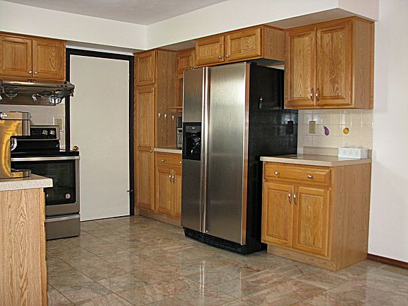 4th image of 13 Hillcrest Dr