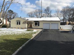 39 Patricia Ln, Lake Grove, NY 11755