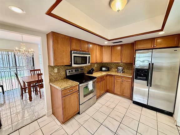 5th image of 12340 SW 95th Ter
