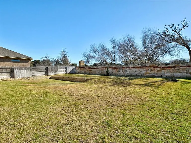 209 Wynnpage Dr — Photo 11