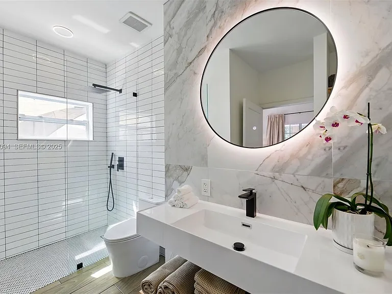 1363 Biarritz Dr — Photo 17