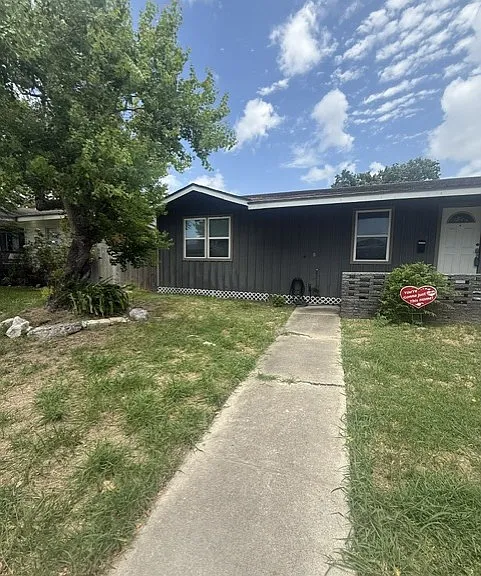 1809 Merriman Ave — Photo 1