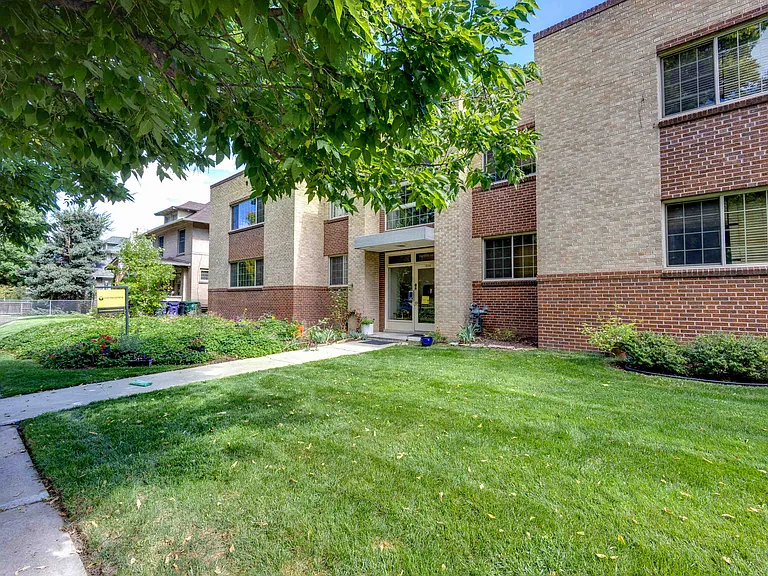 1200 Saint Paul St — Photo 13