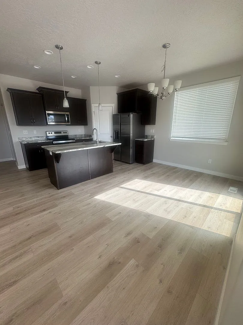 Beautiful Lehi Townhome for rent! — Photo 4