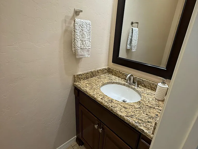 2932 E Acacia Ct — Photo 7