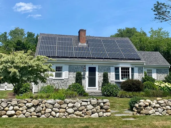 7 Longview Dr, Dartmouth, MA 02747