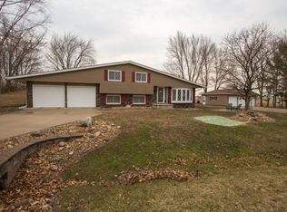 1443 Angus Dr, Waterloo, IA 50701