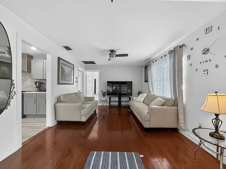 6416 N Orleans Ave — Photo 7